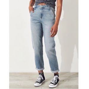 Hollister Ultra High Rise Mom Jean Vintage Stretch 24